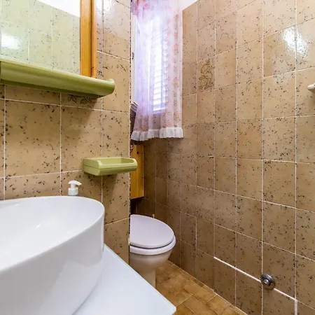 Sale Marija 3* Baška