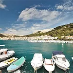 Sale Marija 3* Baška